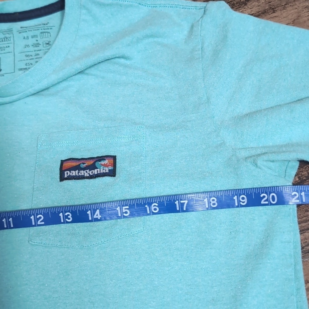 Patagonia Responsibili-tee Pocket tee Size Medium in Turquoise Blue - Picture 4 of 5